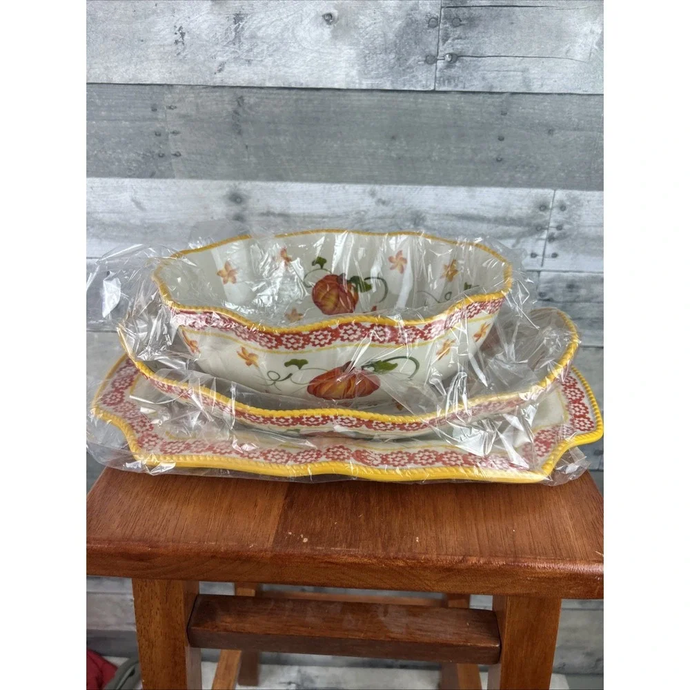 Temp-tations By Tara Pumpkin Patch 7 Piece Set With Lids 3 Platters 4 Bowls